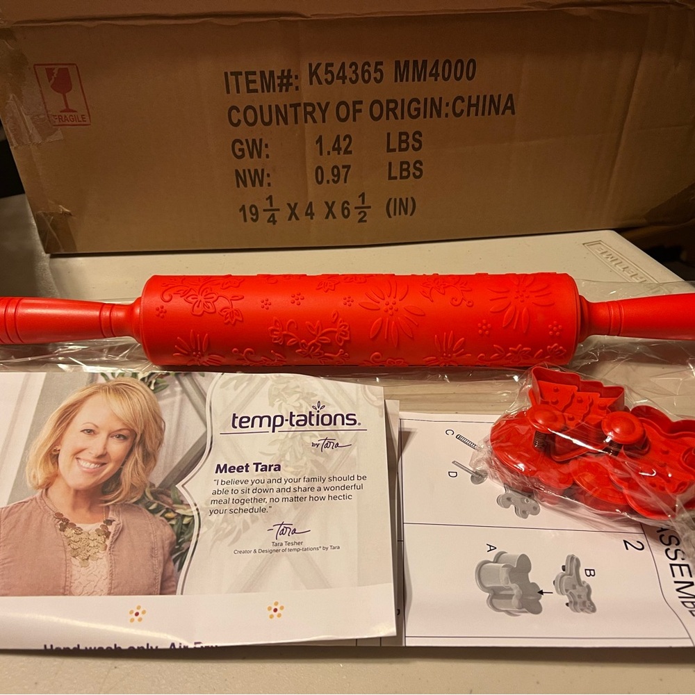 Temptations qvc Red Rolling Pin with Embossed Patterns